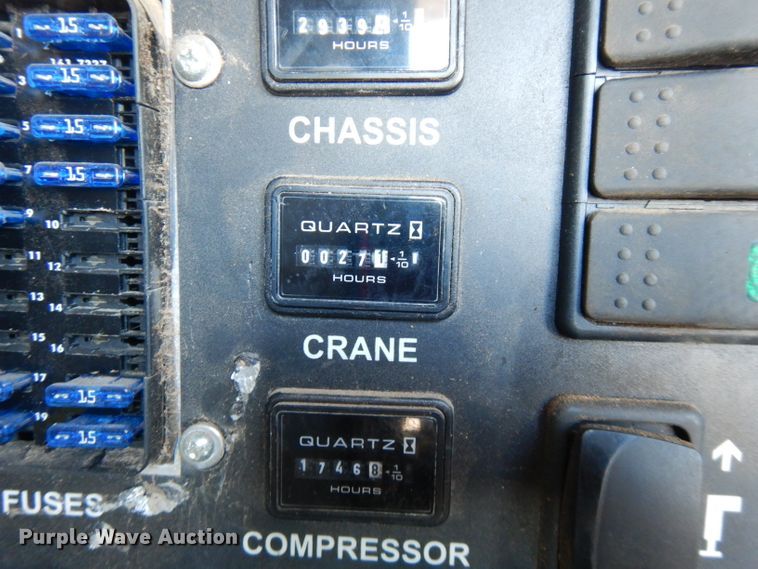 image for item FW9880 2008 Ford F750 Super Duty  service truck with crane