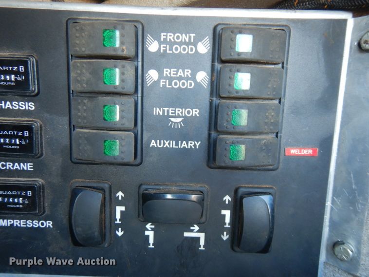 image for item FW9880 2008 Ford F750 Super Duty  service truck with crane