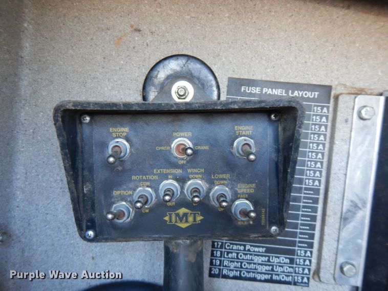 image for item FW9880 2008 Ford F750 Super Duty  service truck with crane