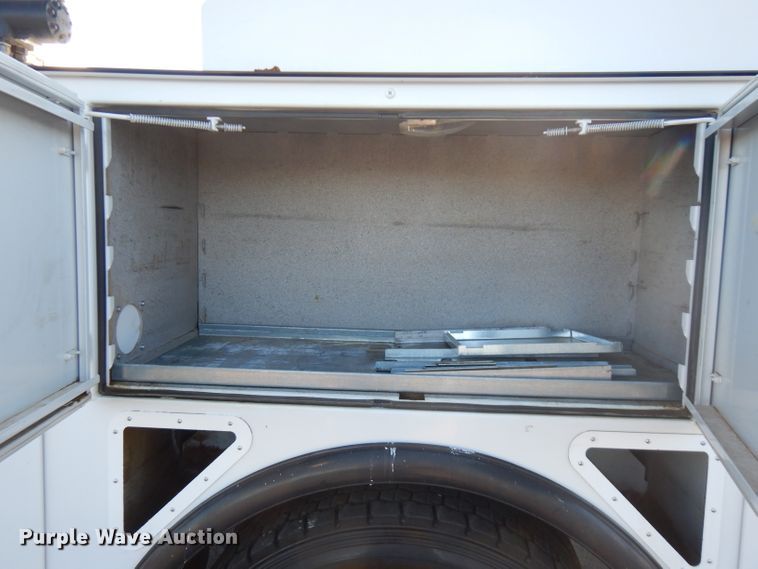 image for item FW9880 2008 Ford F750 Super Duty  service truck with crane