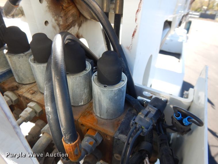 image for item FW9880 2008 Ford F750 Super Duty  service truck with crane