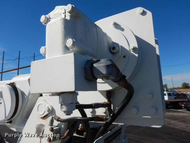 image for item FW9880 2008 Ford F750 Super Duty  service truck with crane