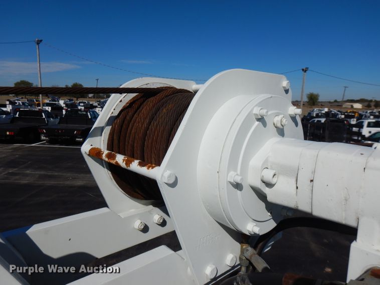 image for item FW9880 2008 Ford F750 Super Duty  service truck with crane