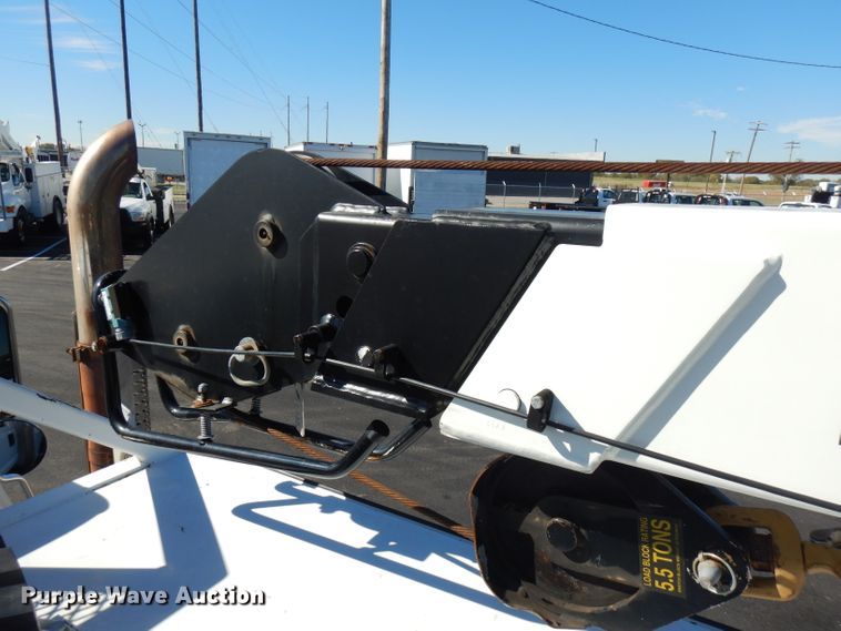 image for item FW9880 2008 Ford F750 Super Duty  service truck with crane