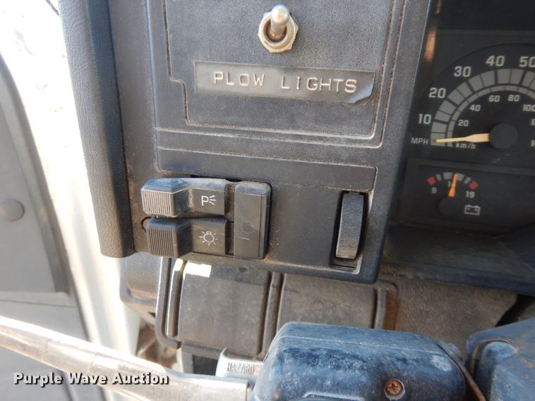 image for item FW9881 1992 GMC TopKick  spreader truck