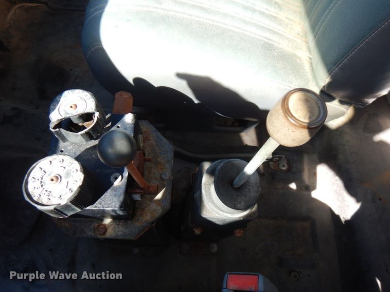 image for item FW9881 1992 GMC TopKick  spreader truck