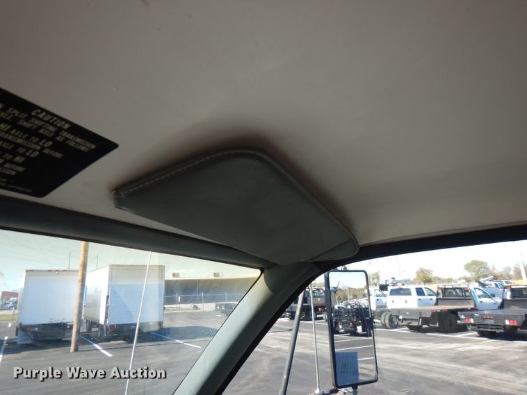 image for item FW9881 1992 GMC TopKick  spreader truck