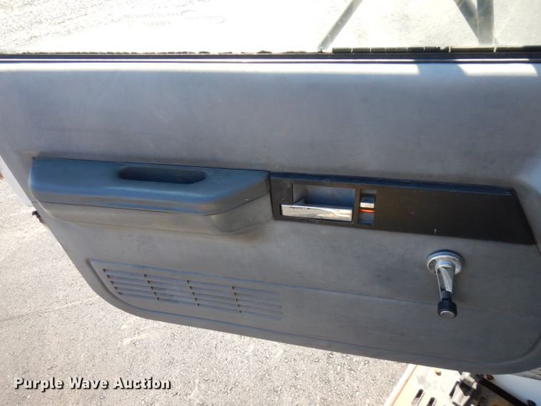 image for item FW9881 1992 GMC TopKick  spreader truck