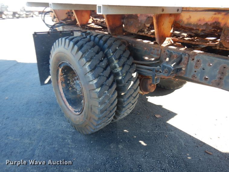 image for item FW9881 1992 GMC TopKick  spreader truck