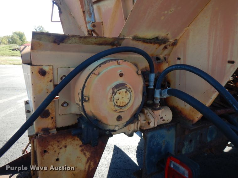 image for item FW9881 1992 GMC TopKick  spreader truck