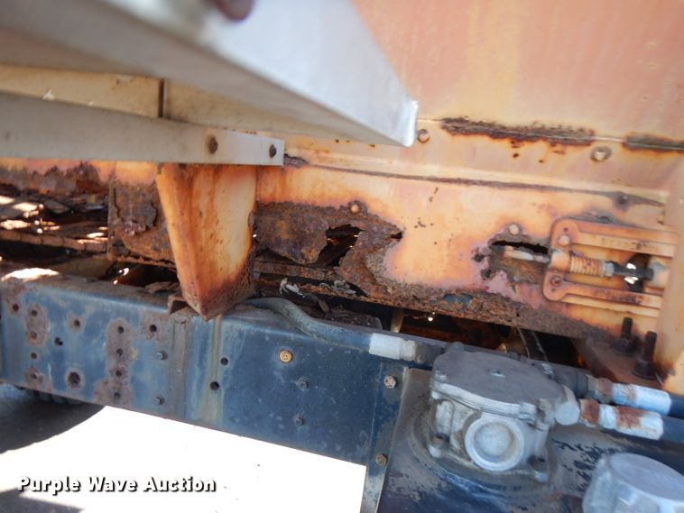 image for item FW9881 1992 GMC TopKick  spreader truck