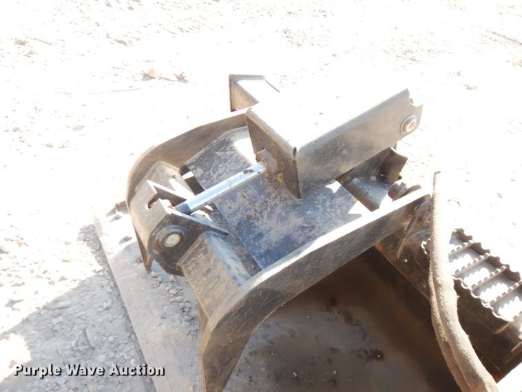 image for item FW9895 Caterpillar 65SS1G0 skid steer grapple bucket