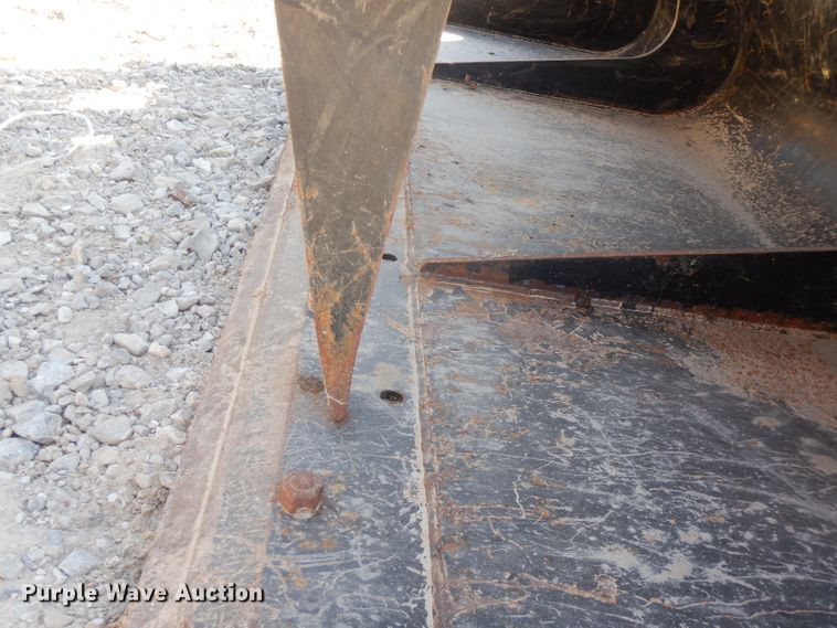 image for item FW9896 Caterpillar 65SSIG009608 skid steer grapple bucket