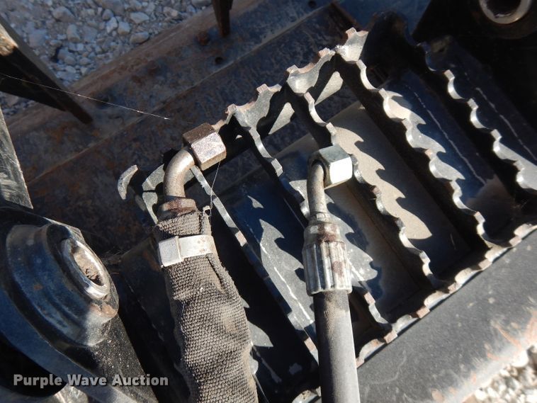 image for item FW9896 Caterpillar 65SSIG009608 skid steer grapple bucket