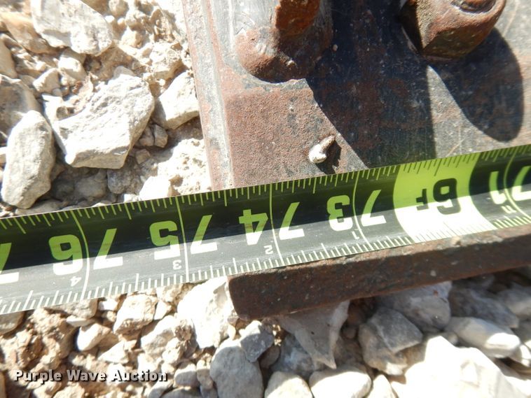 image for item FW9896 Caterpillar 65SSIG009608 skid steer grapple bucket