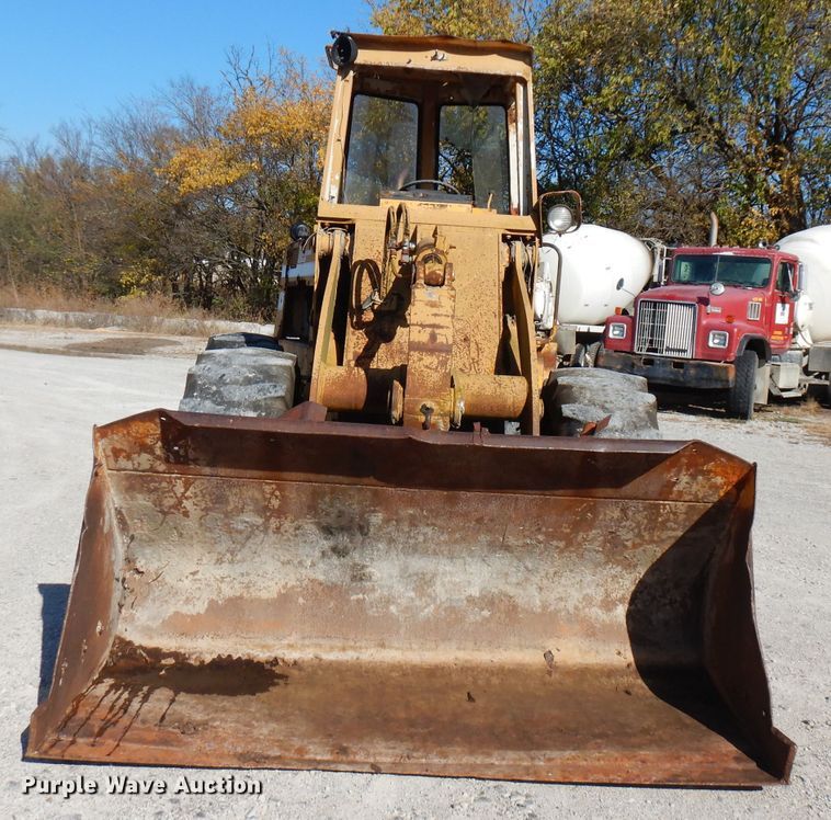 image for item FW9904 International 515  wheel loader