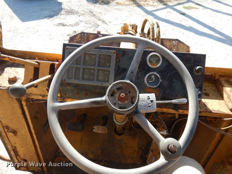image for item FW9904 International 515  wheel loader