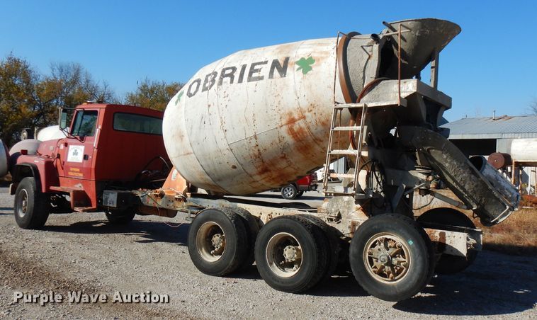 image for item FW9906 1997 Ford LT8000  ready mix truck