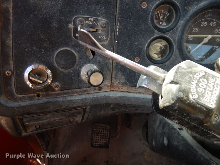 image for item FW9906 1997 Ford LT8000  ready mix truck