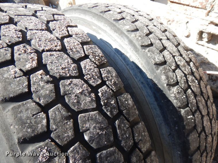 image for item FW9906 1997 Ford LT8000  ready mix truck