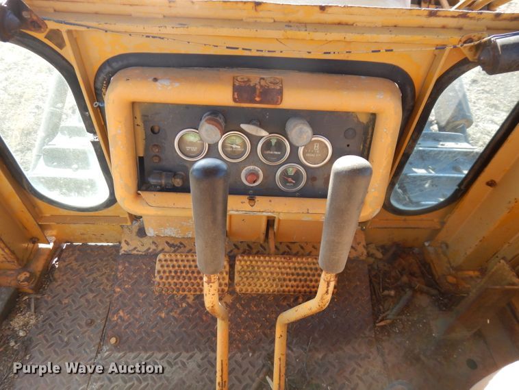 image for item FW9907 Dresser TD20E  dozer