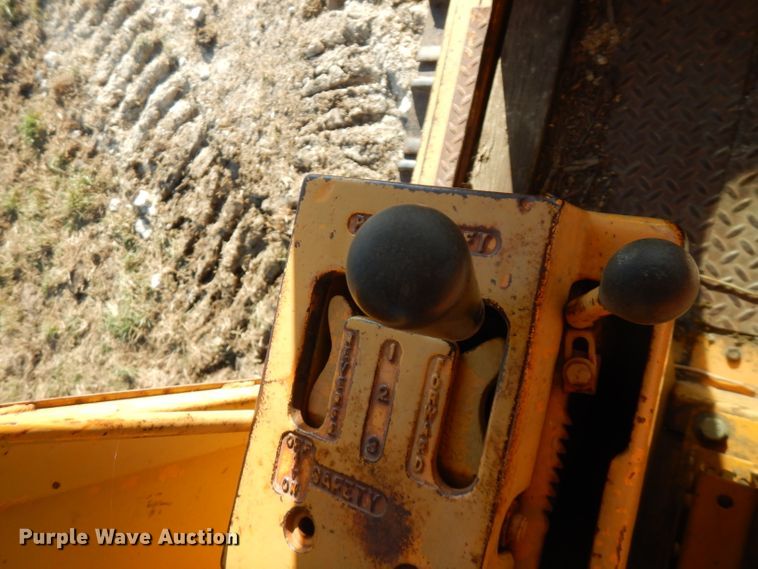 image for item FW9907 Dresser TD20E  dozer