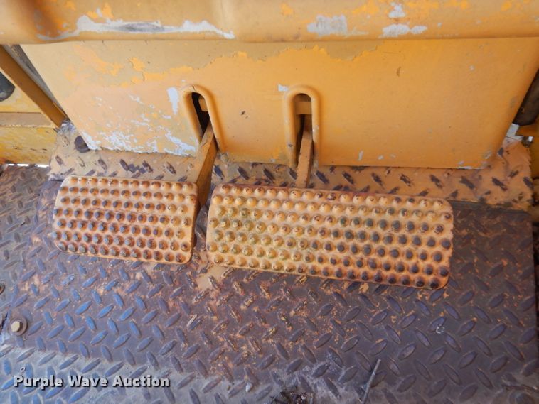 image for item FW9907 Dresser TD20E  dozer