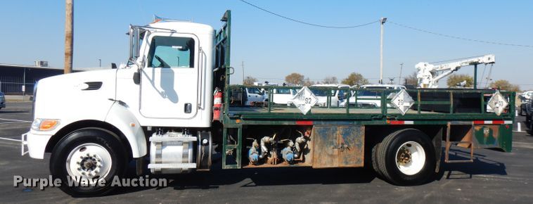 image for item FW9908 2011 Peterbilt 337  flatbed truck with crane