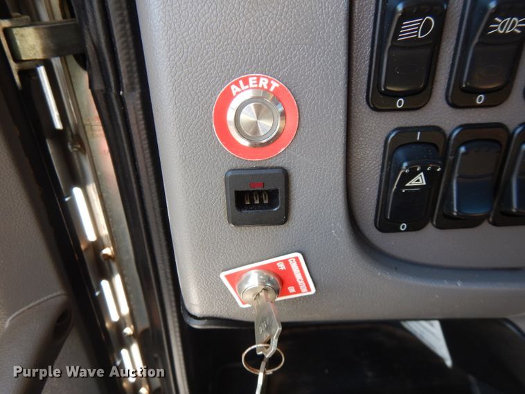 image for item FW9908 2011 Peterbilt 337  flatbed truck with crane