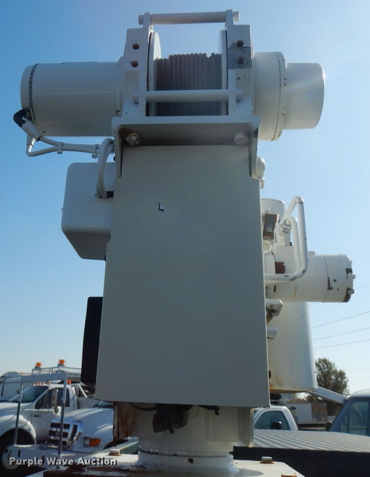 image for item FW9908 2011 Peterbilt 337  flatbed truck with crane