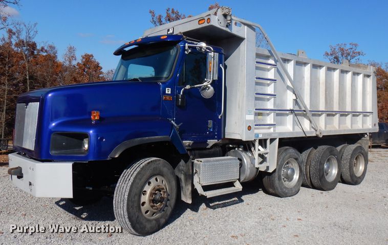 image for item FW9910 2005 International 5600i  dump truck