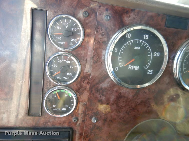 image for item FW9910 2005 International 5600i  dump truck