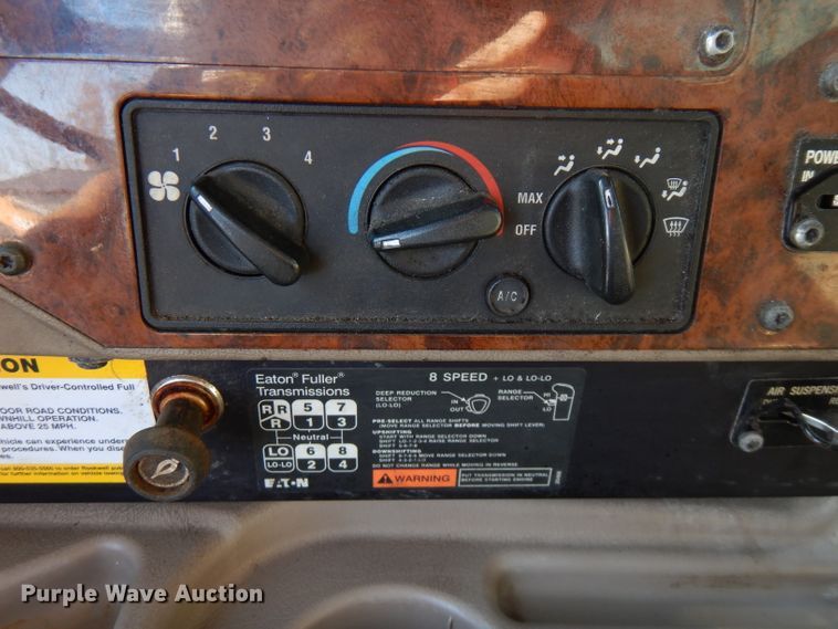 image for item FW9910 2005 International 5600i  dump truck