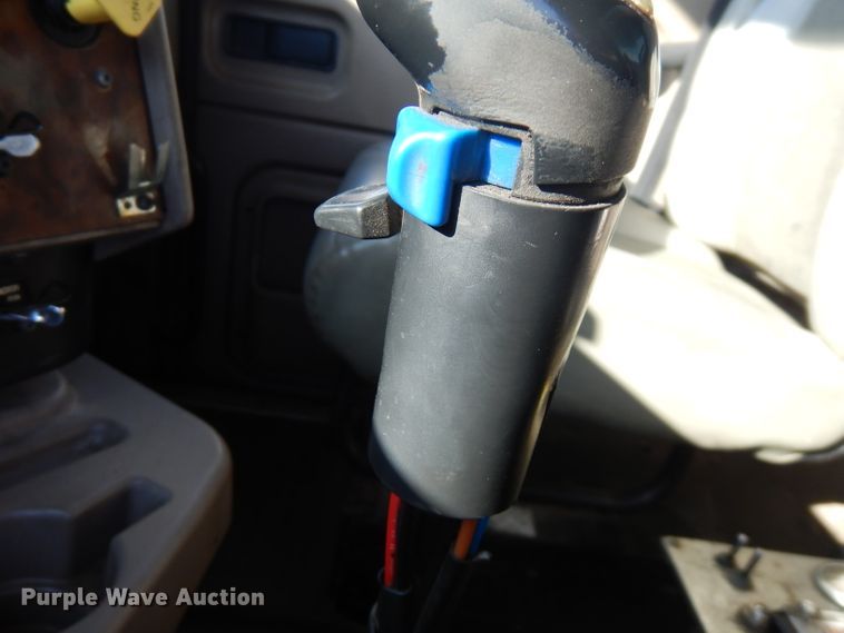 image for item FW9910 2005 International 5600i  dump truck