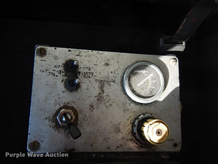 image for item FW9910 2005 International 5600i  dump truck