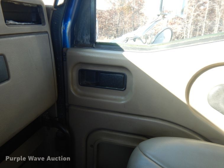 image for item FW9910 2005 International 5600i  dump truck