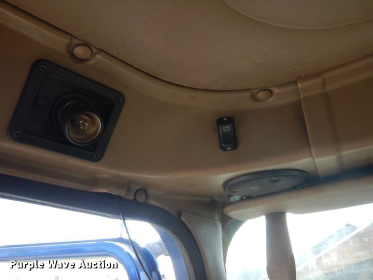 image for item FW9910 2005 International 5600i  dump truck