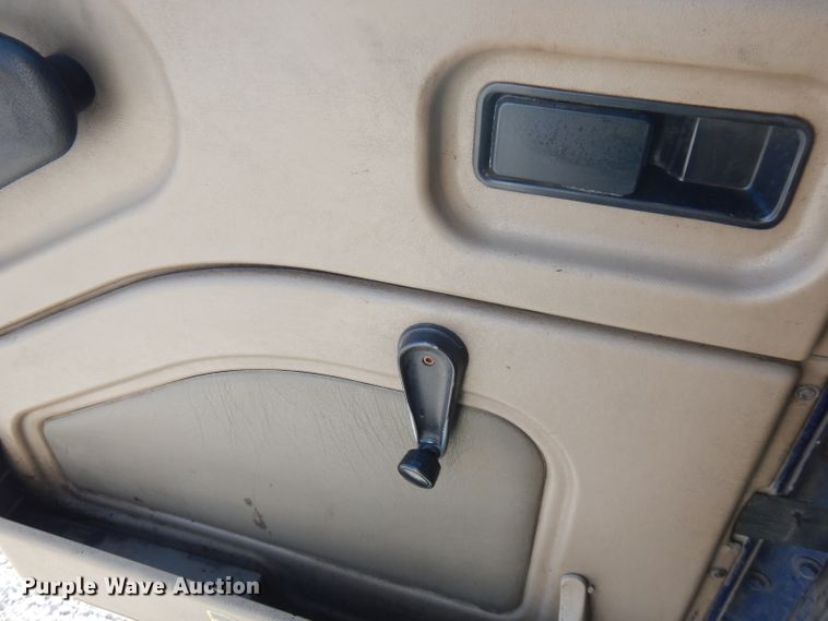 image for item FW9910 2005 International 5600i  dump truck