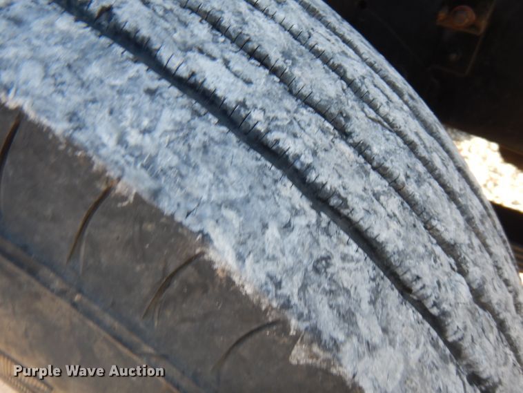 image for item FW9910 2005 International 5600i  dump truck