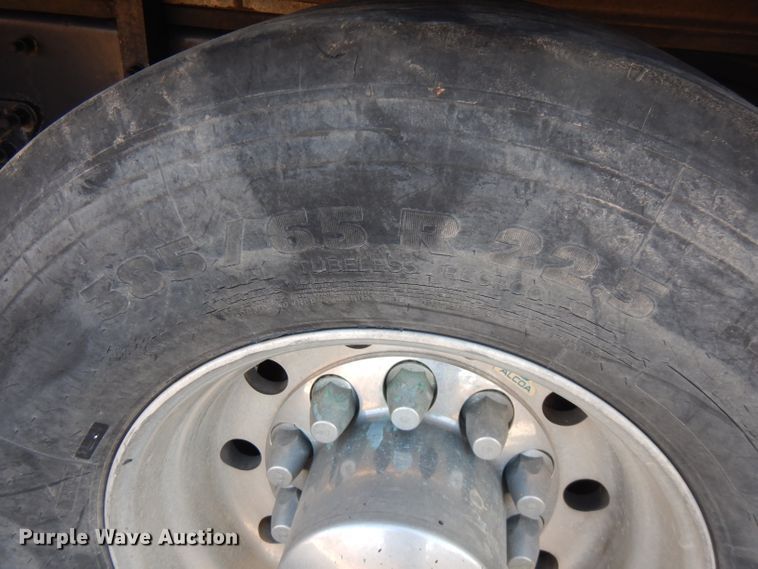 image for item FW9910 2005 International 5600i  dump truck