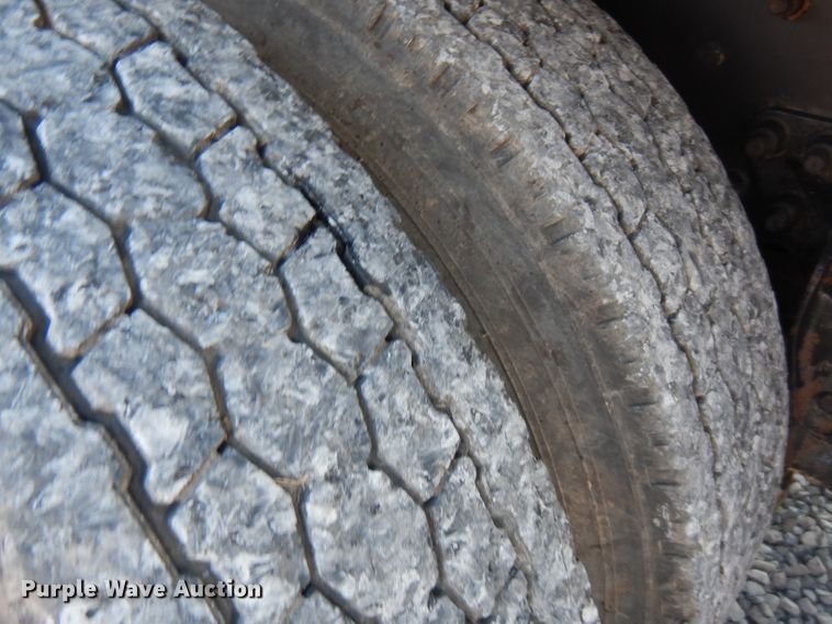 image for item FW9910 2005 International 5600i  dump truck