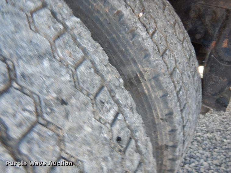 image for item FW9910 2005 International 5600i  dump truck