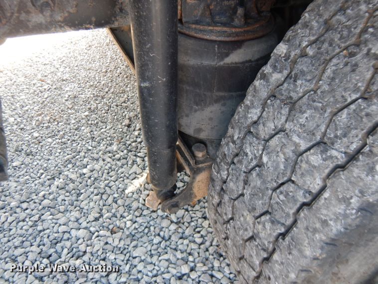 image for item FW9910 2005 International 5600i  dump truck