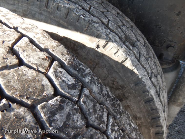 image for item FW9910 2005 International 5600i  dump truck