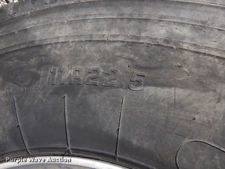 image for item FW9910 2005 International 5600i  dump truck