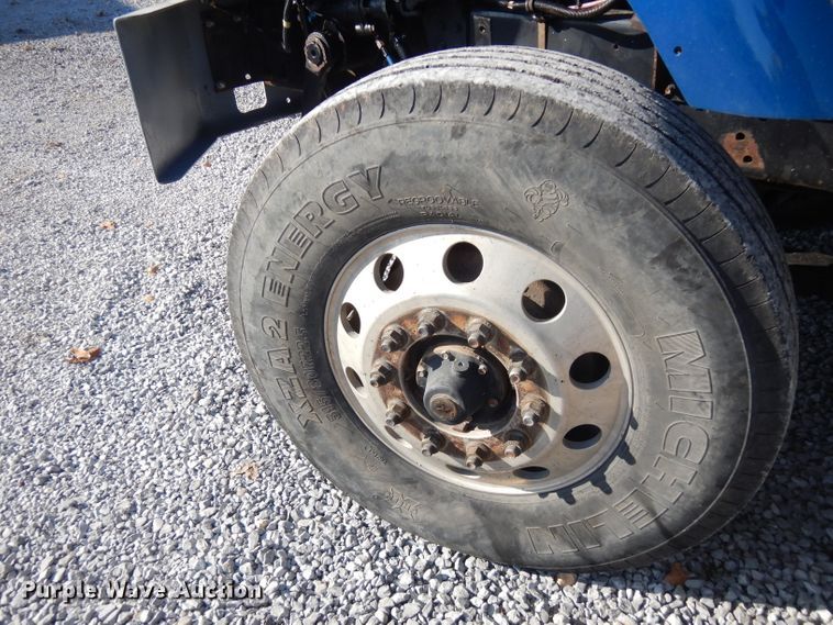 image for item FW9910 2005 International 5600i  dump truck