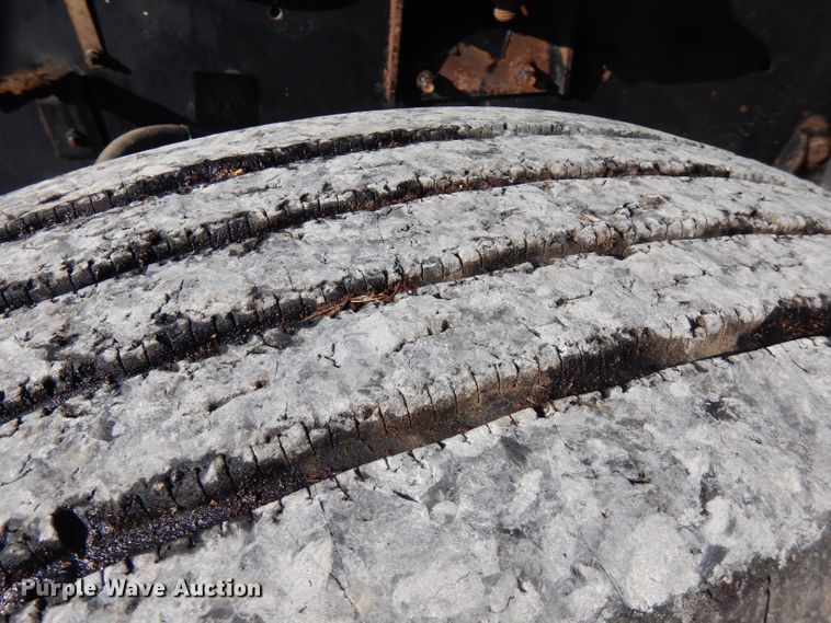 image for item FW9910 2005 International 5600i  dump truck