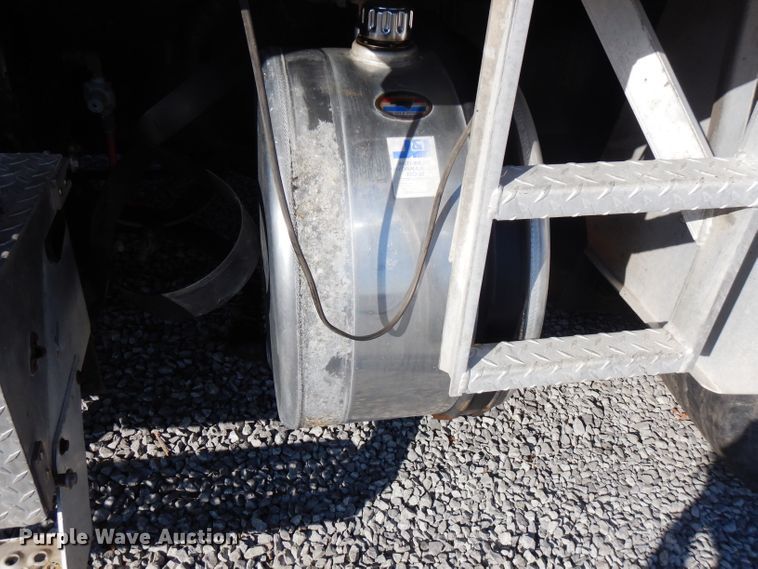 image for item FW9910 2005 International 5600i  dump truck