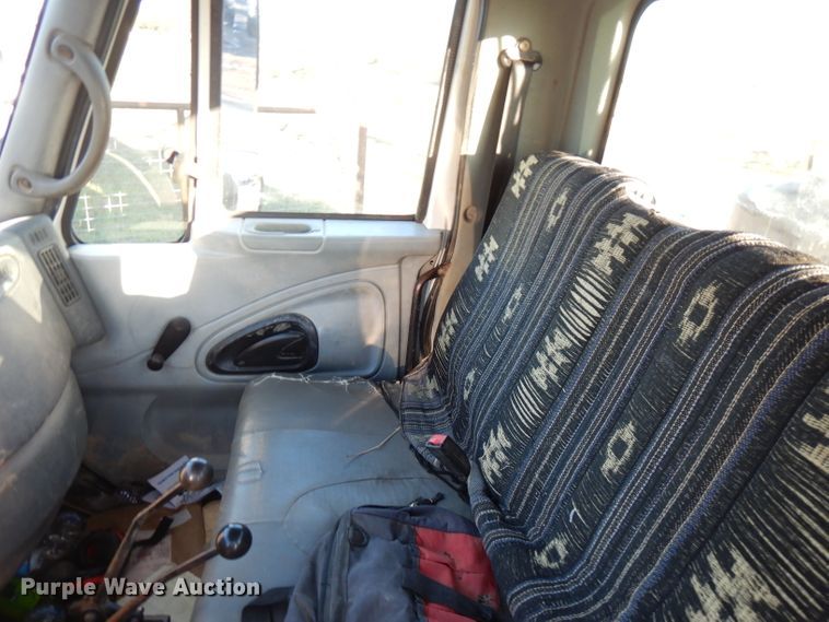 image for item FW9942 2007 International 4300  hydrovac truck