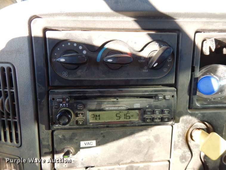 image for item FW9942 2007 International 4300  hydrovac truck